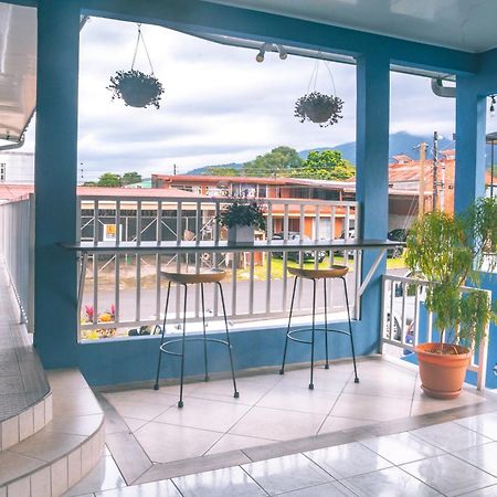 Hotel Alicia La Fortuna Bagian luar foto