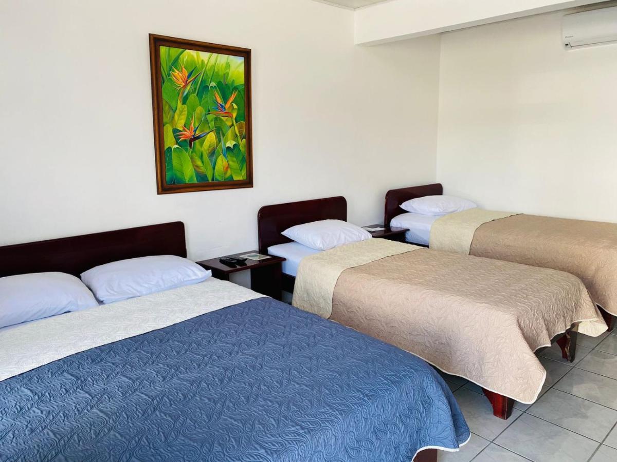 Hotel Alicia La Fortuna Bagian luar foto