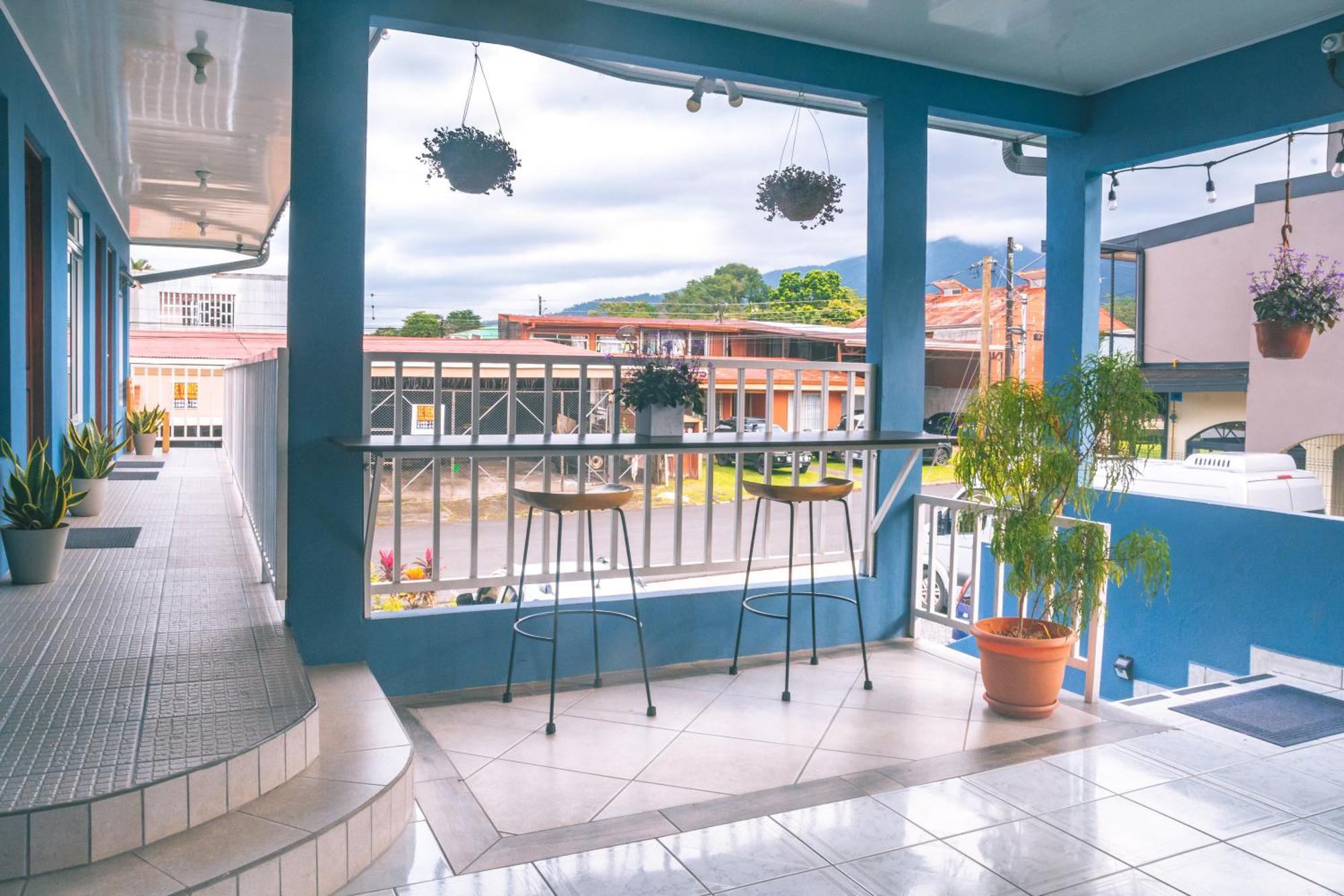 Hotel Alicia La Fortuna Bagian luar foto