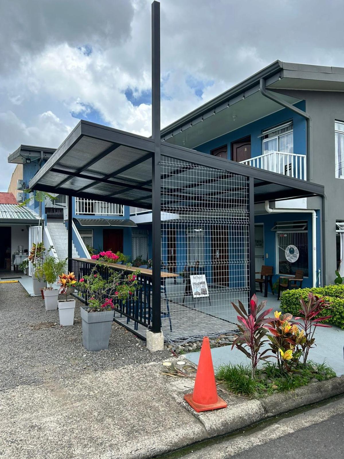 Hotel Alicia La Fortuna Bagian luar foto